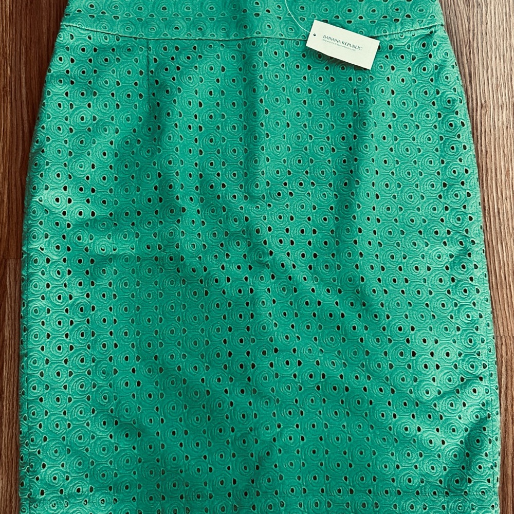 💚Banana Republic Green Eyelet Pencil Skirt💚
